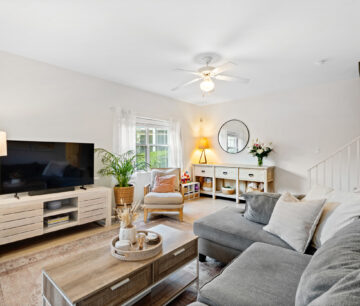 CAYMAN CROSSING 33, BEAUTIFULLY RENOVATED TOWNHOME
