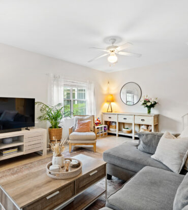 CAYMAN CROSSING 33, BEAUTIFULLY RENOVATED TOWNHOME