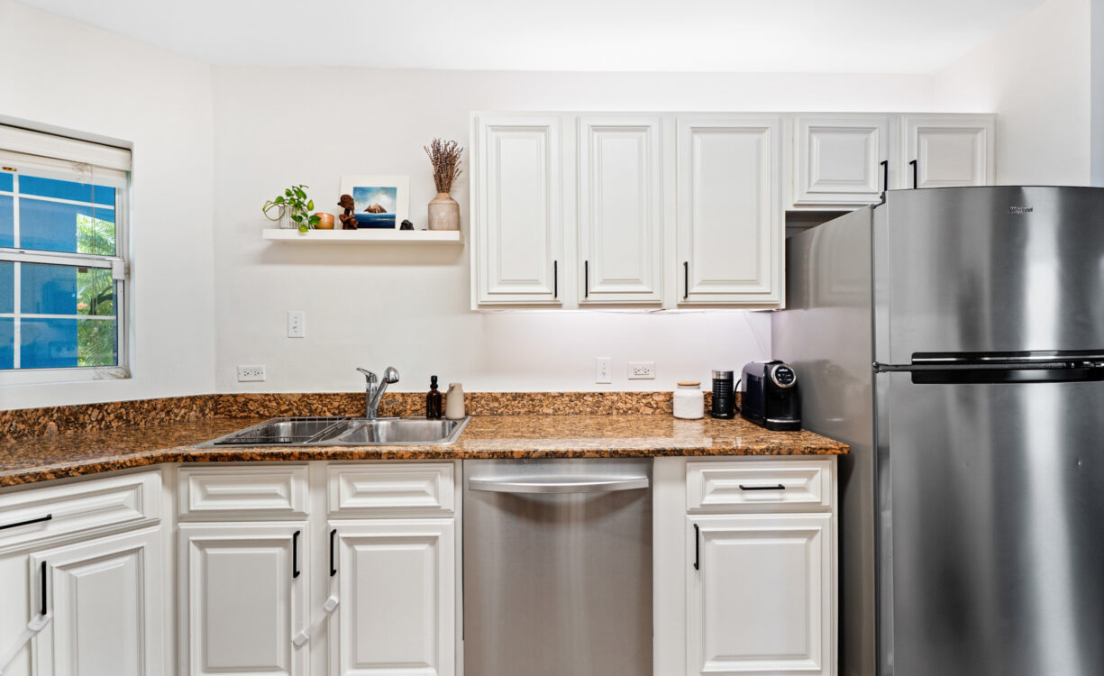 CAYMAN CROSSING 33, BEAUTIFULLY RENOVATED TOWNHOME