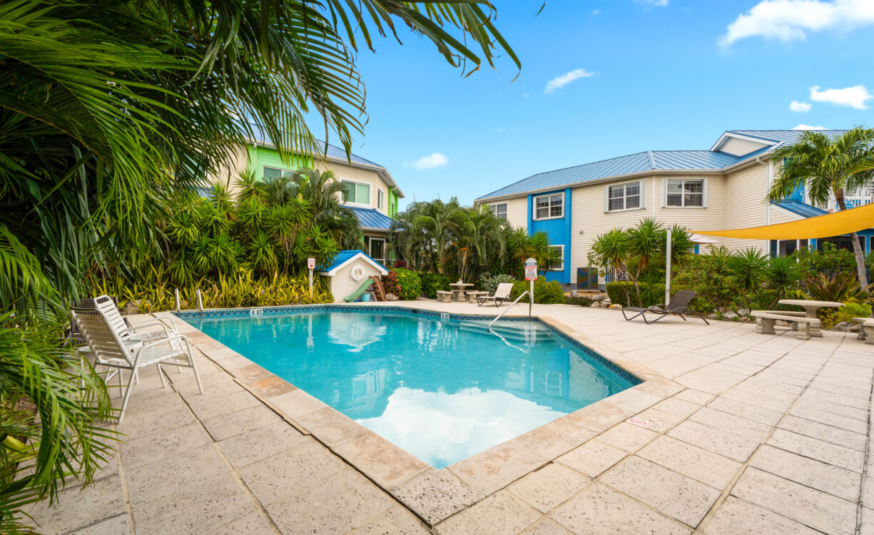 CAYMAN CROSSING 33, BEAUTIFULLY RENOVATED TOWNHOME