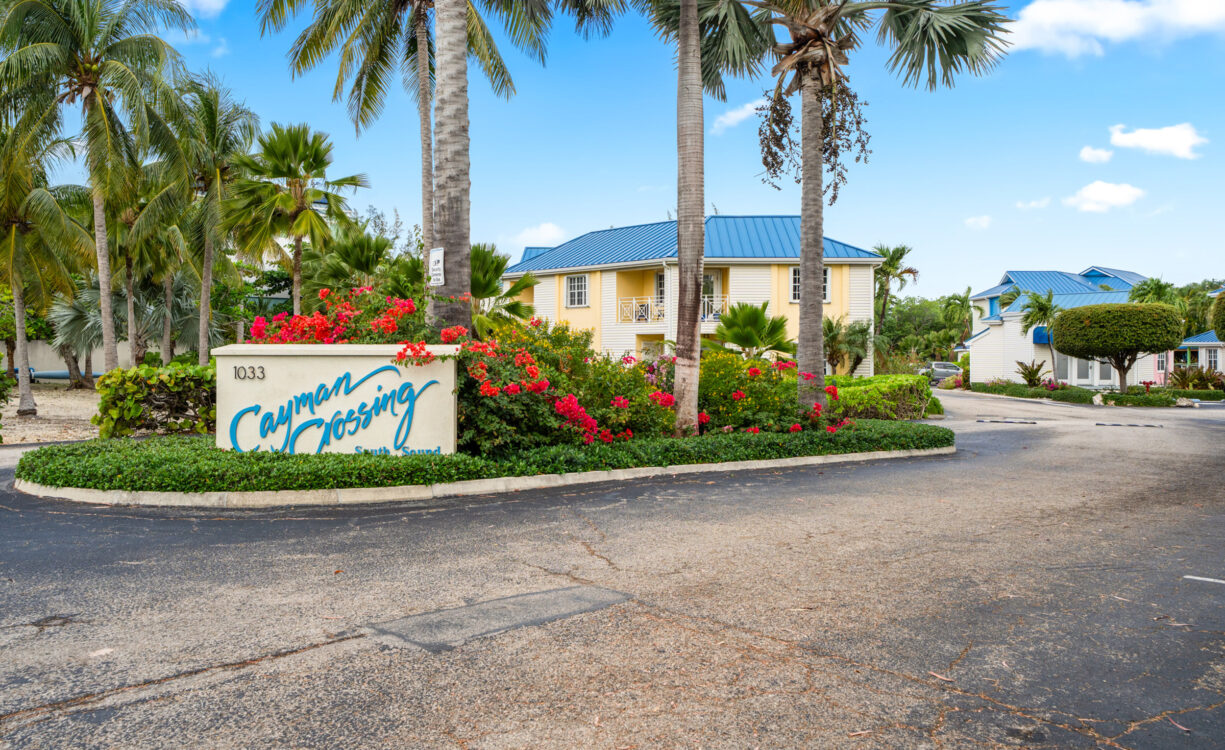 CAYMAN CROSSING 33, BEAUTIFULLY RENOVATED TOWNHOME