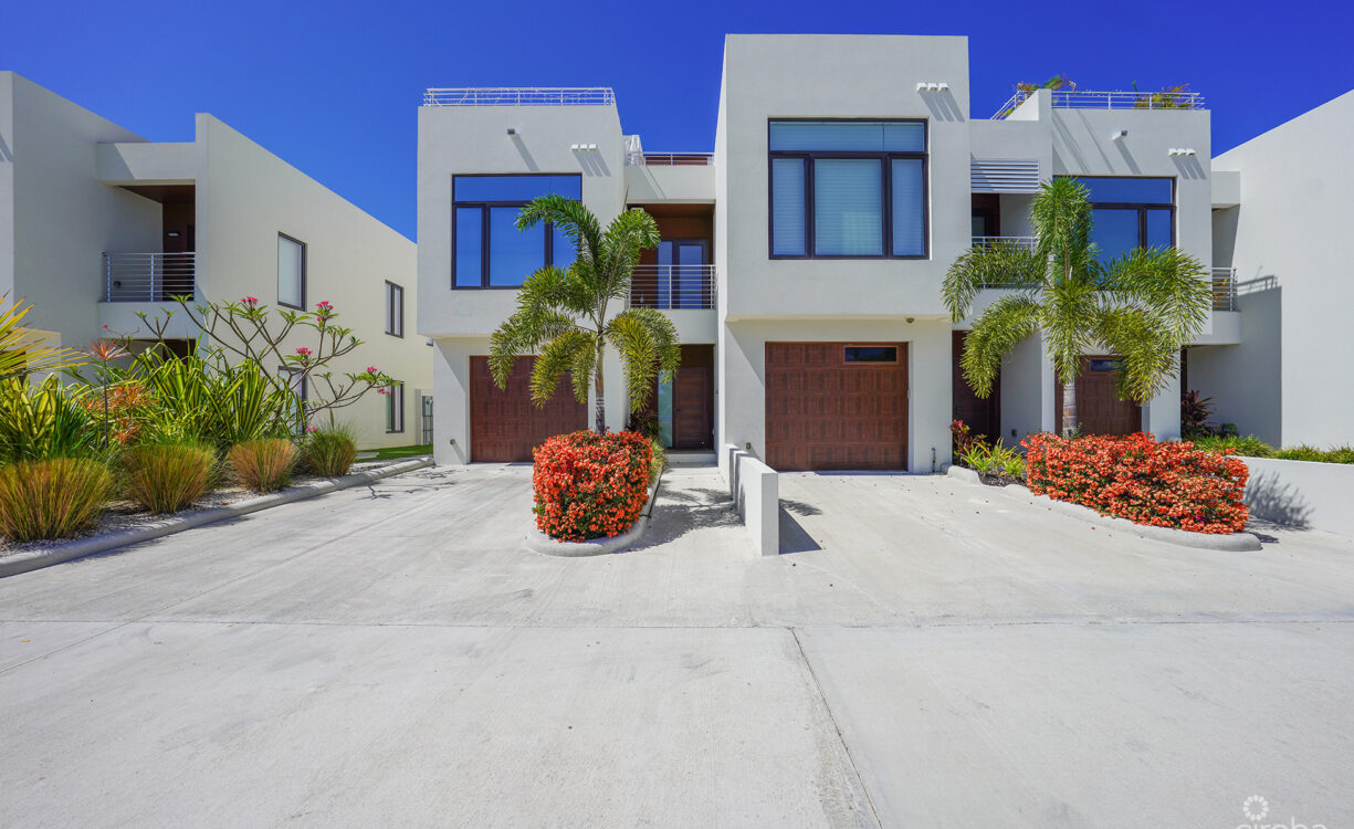 SALT AIR TOWNHOME END UNIT 4 BED