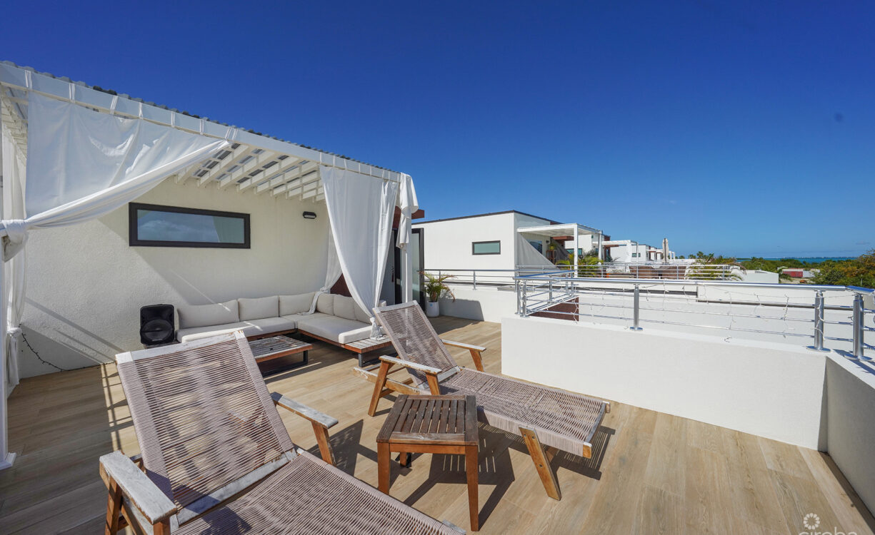 SALT AIR TOWNHOME END UNIT 4 BED