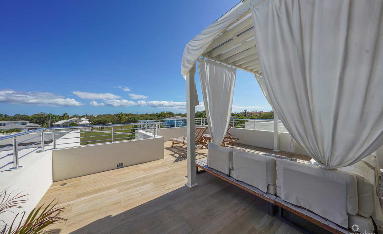 SALT AIR TOWNHOME END UNIT 4 BED