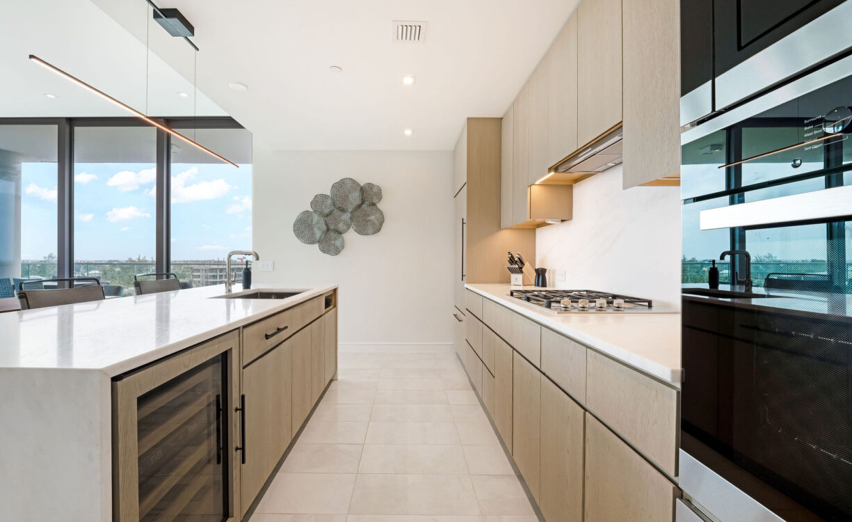 SEAFIRE RESIDENCE S504, SEVEN MILE BEACH