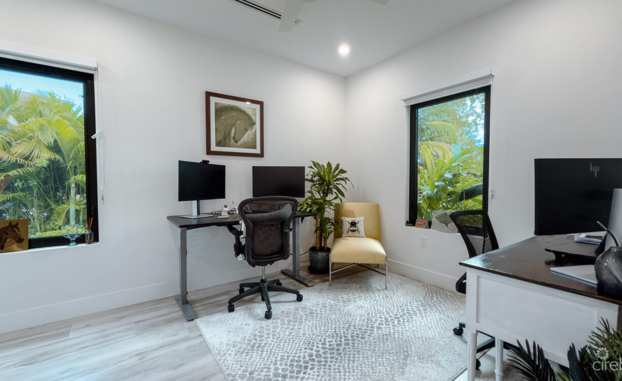 THE LAGOONS WATERFRONT TOWNHOUSE