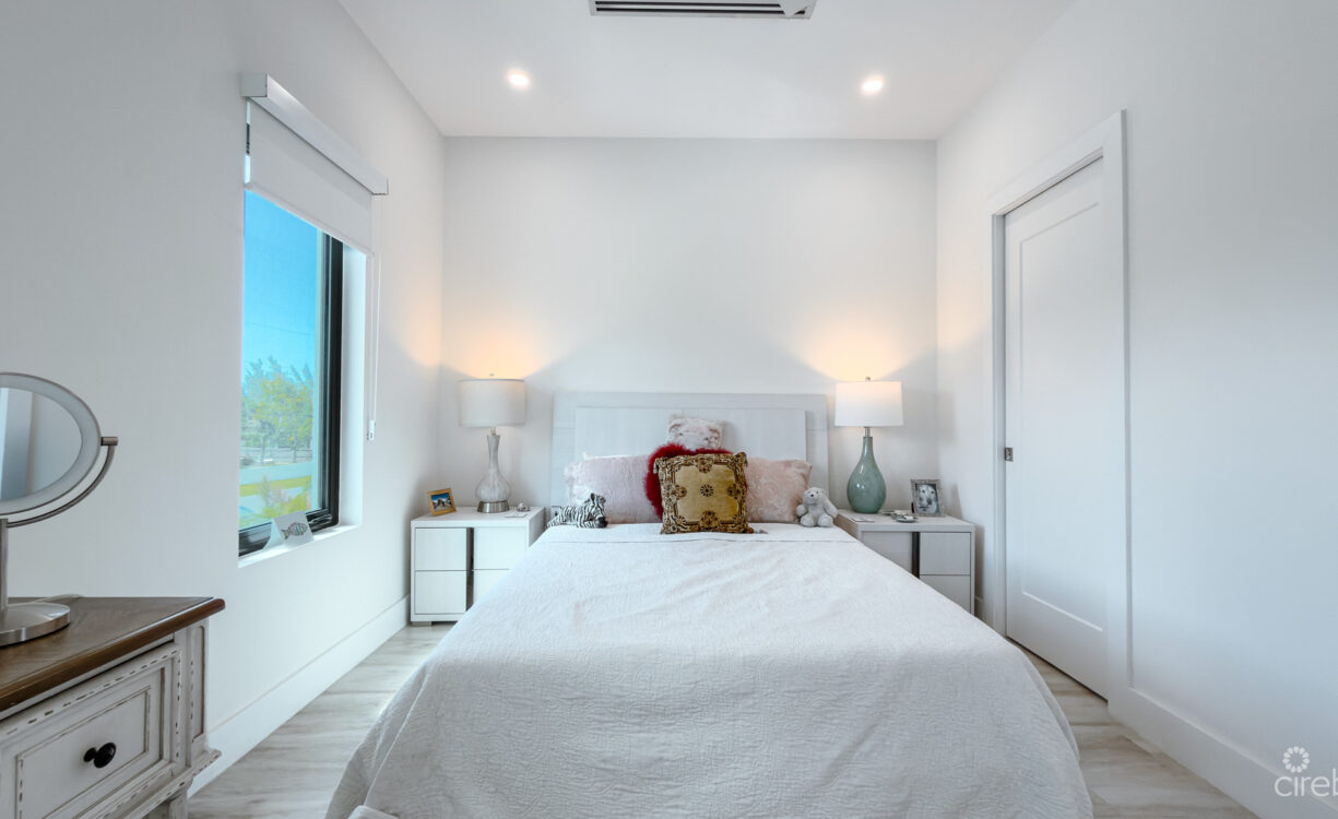 THE LAGOONS WATERFRONT TOWNHOUSE
