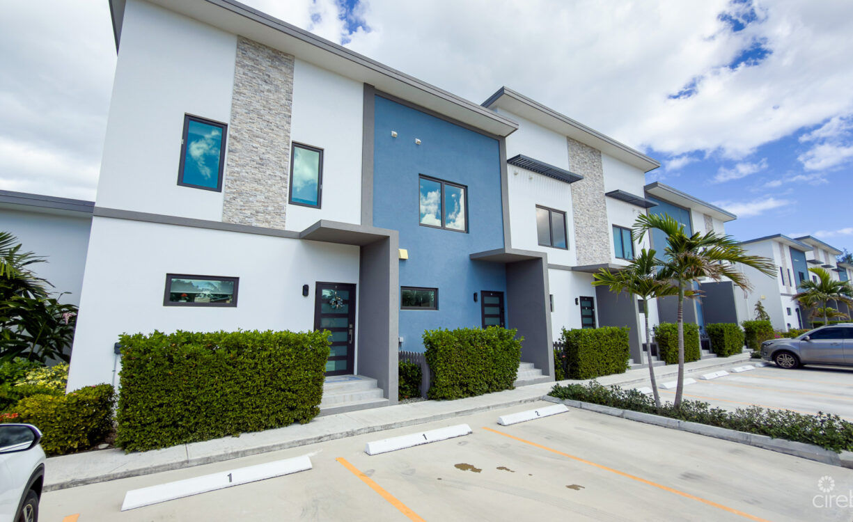 THE LAGOONS WATERFRONT TOWNHOUSE