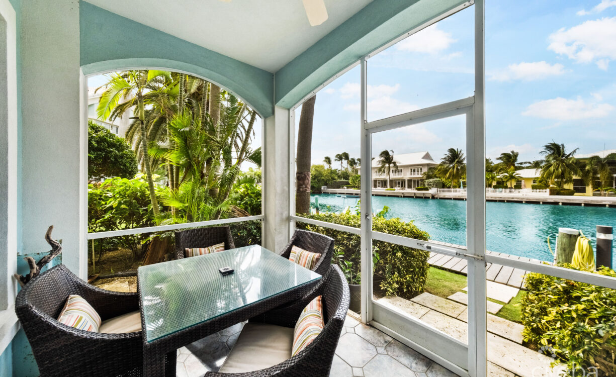 BRITANNIA KINGS COURT WITH TWO DOCK OPTIONS AVAILABLE