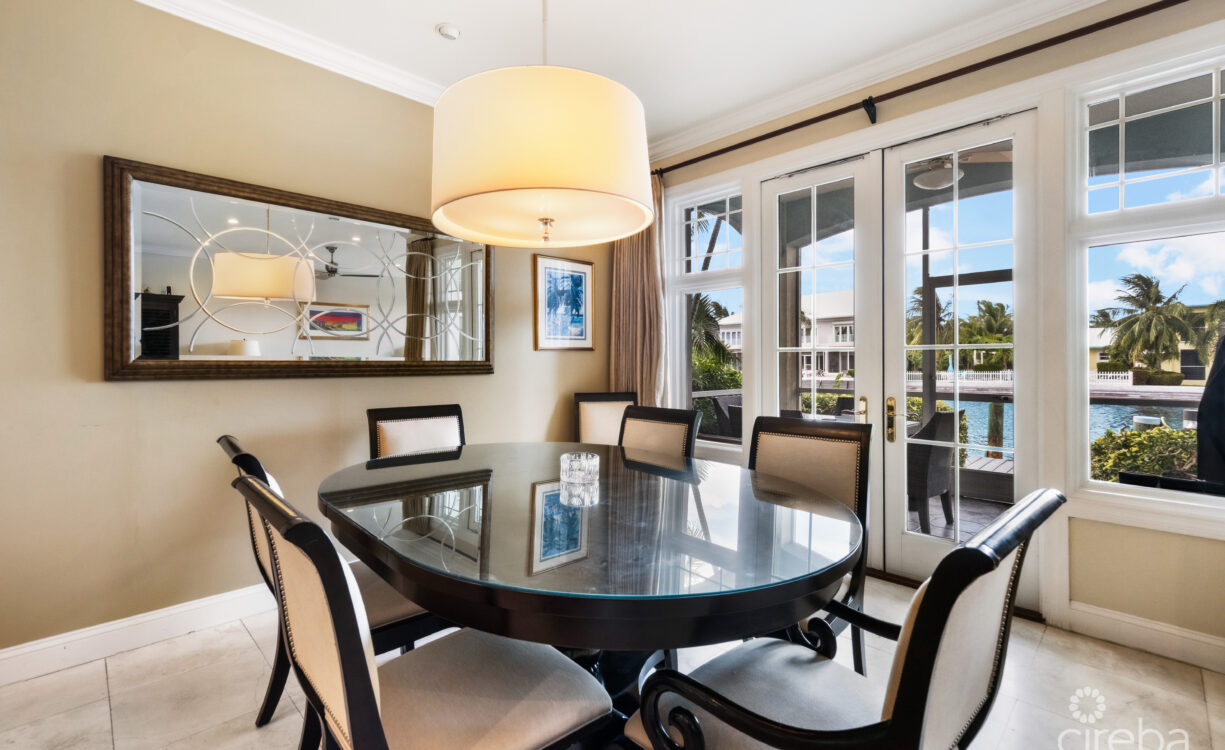 BRITANNIA KINGS COURT WITH TWO DOCK OPTIONS AVAILABLE
