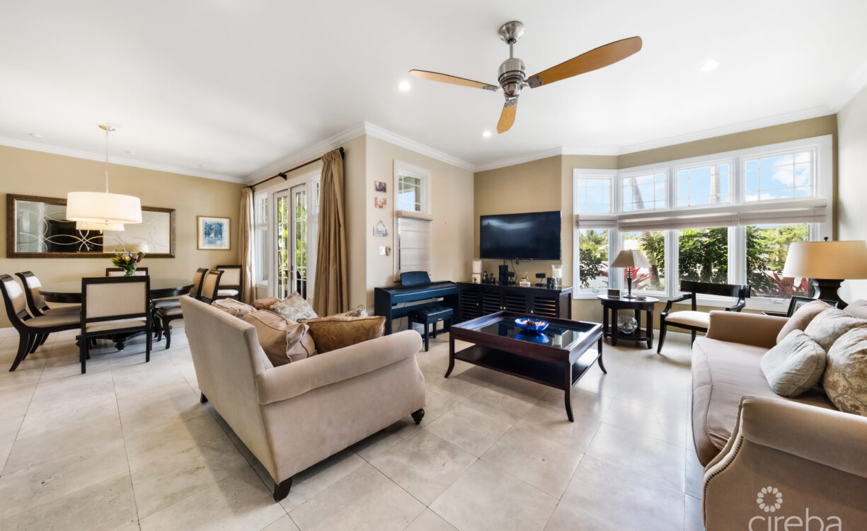 BRITANNIA KINGS COURT WITH TWO DOCK OPTIONS AVAILABLE