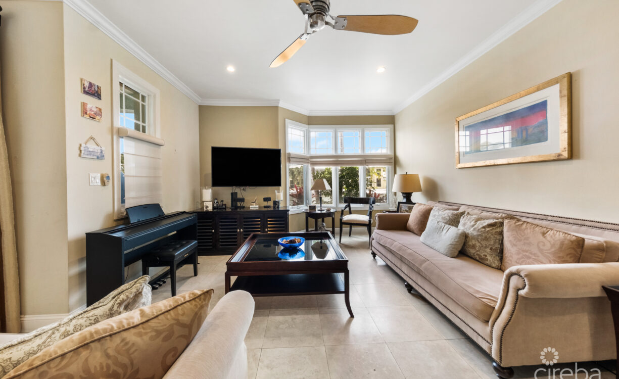BRITANNIA KINGS COURT WITH TWO DOCK OPTIONS AVAILABLE