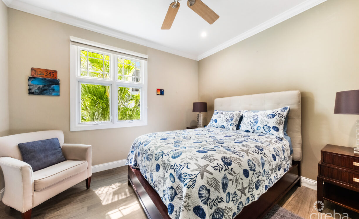BRITANNIA KINGS COURT WITH TWO DOCK OPTIONS AVAILABLE