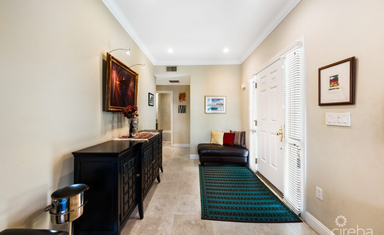 BRITANNIA KINGS COURT WITH TWO DOCK OPTIONS AVAILABLE
