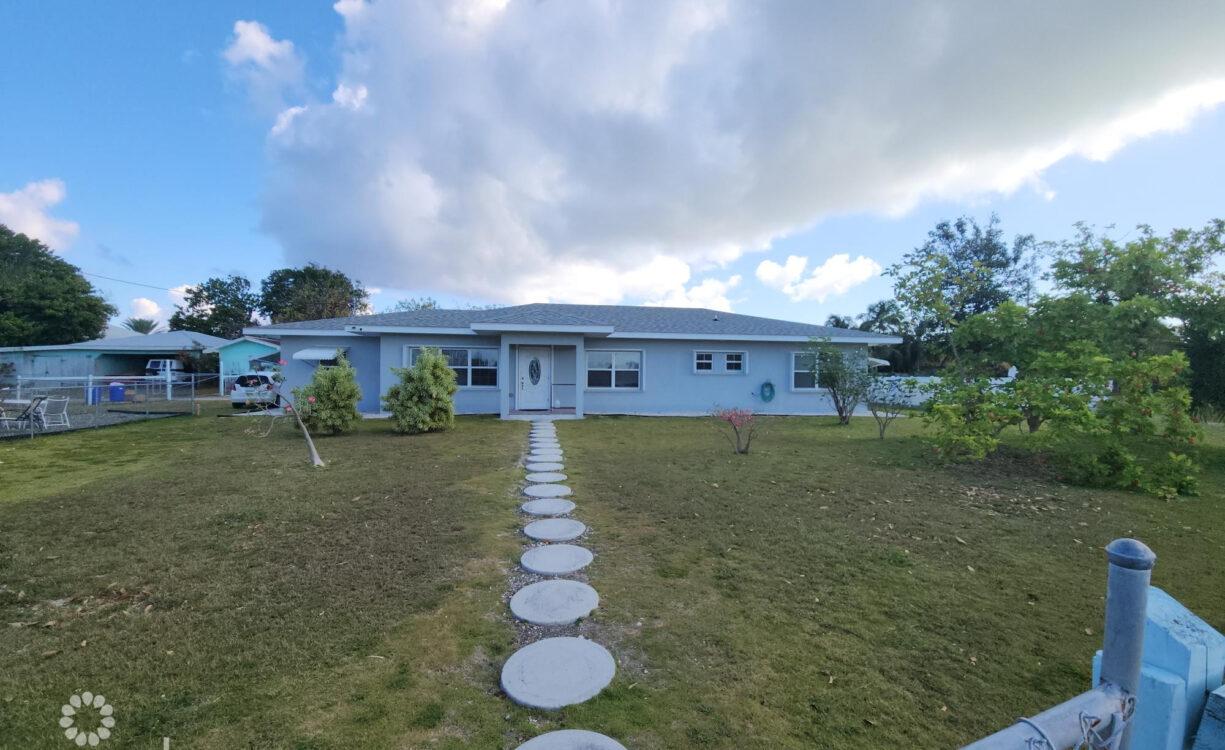 DEVELOPMENT LAND WITH RENTAL INCOME JUST OFF SMB CORRIDOR