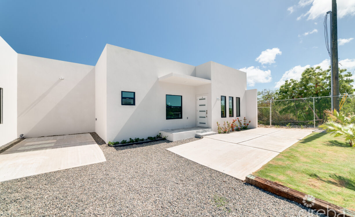 HYRE VIEW - 3 BED, 2 BATH DUPLEX