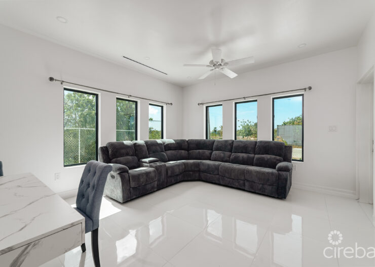 HYRE VIEW - 3 BED, 2 BATH DUPLEX