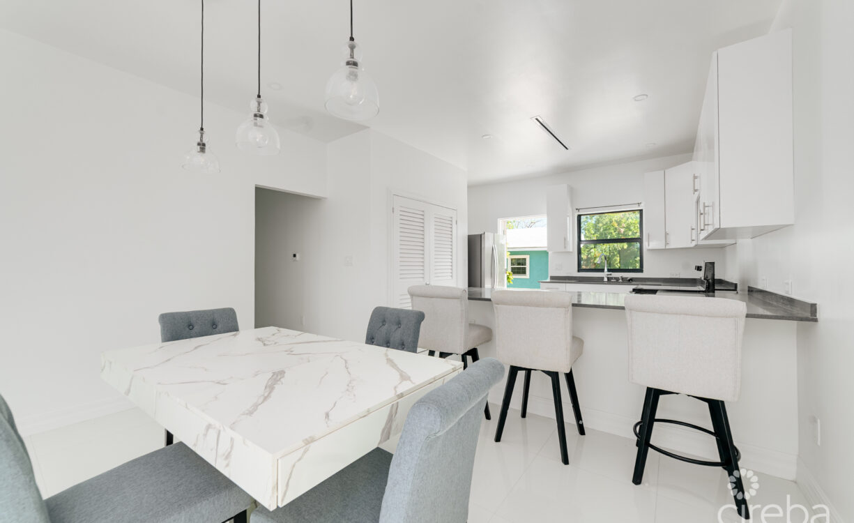 HYRE VIEW - 3 BED, 2 BATH DUPLEX