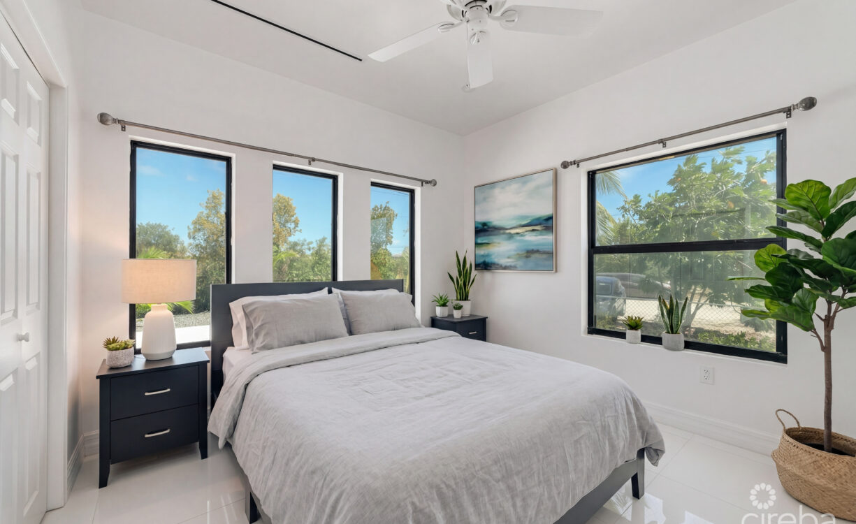 HYRE VIEW - 3 BED, 2 BATH DUPLEX