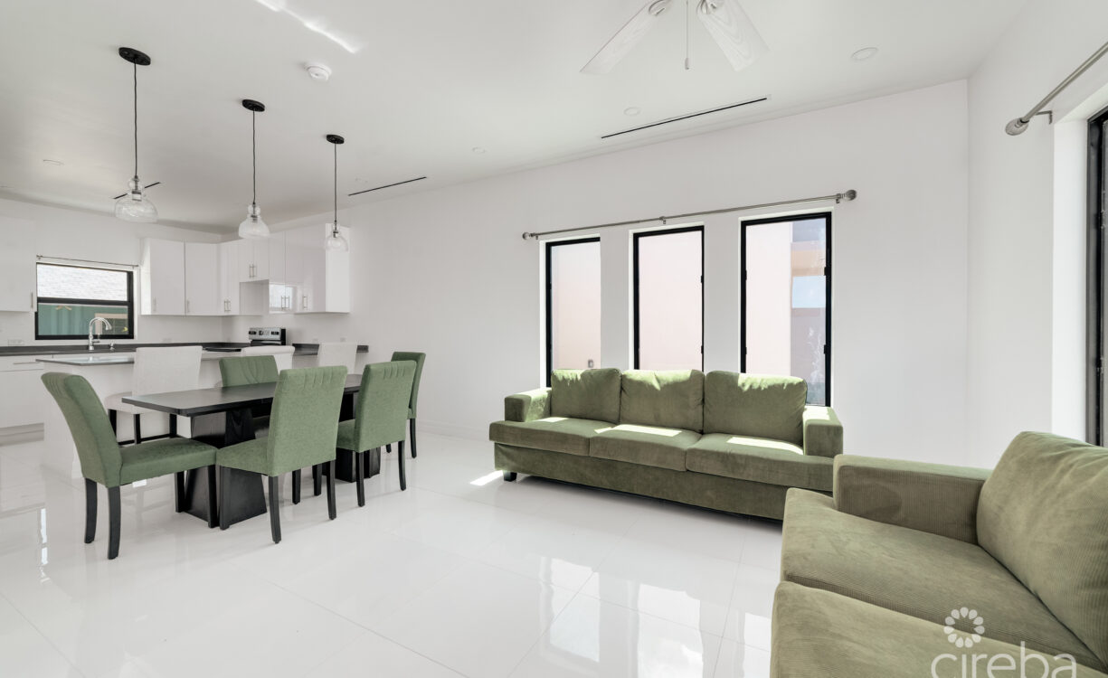 HYRE VIEW - 3 BED, 2 BATH DUPLEX