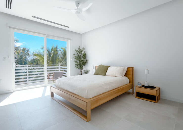 SOLARA, SEVEN MILE BEACH
