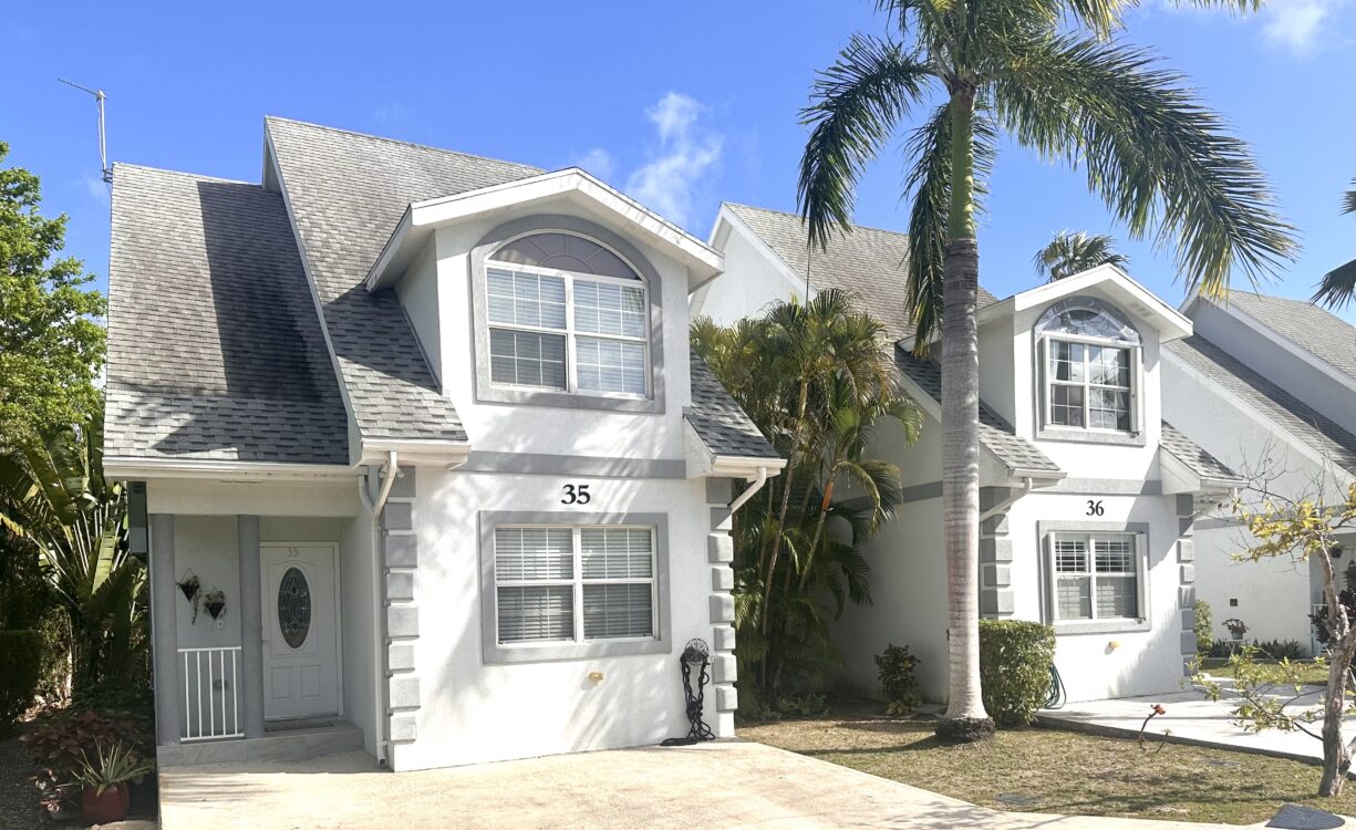 STERLING ESTATES 35, PRIVATE END UNIT