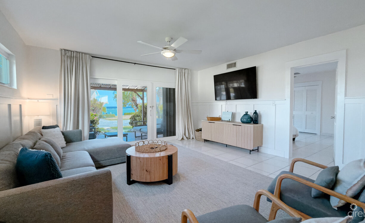 CARIBBEAN PARADISE, BEACHFRONT CONDO