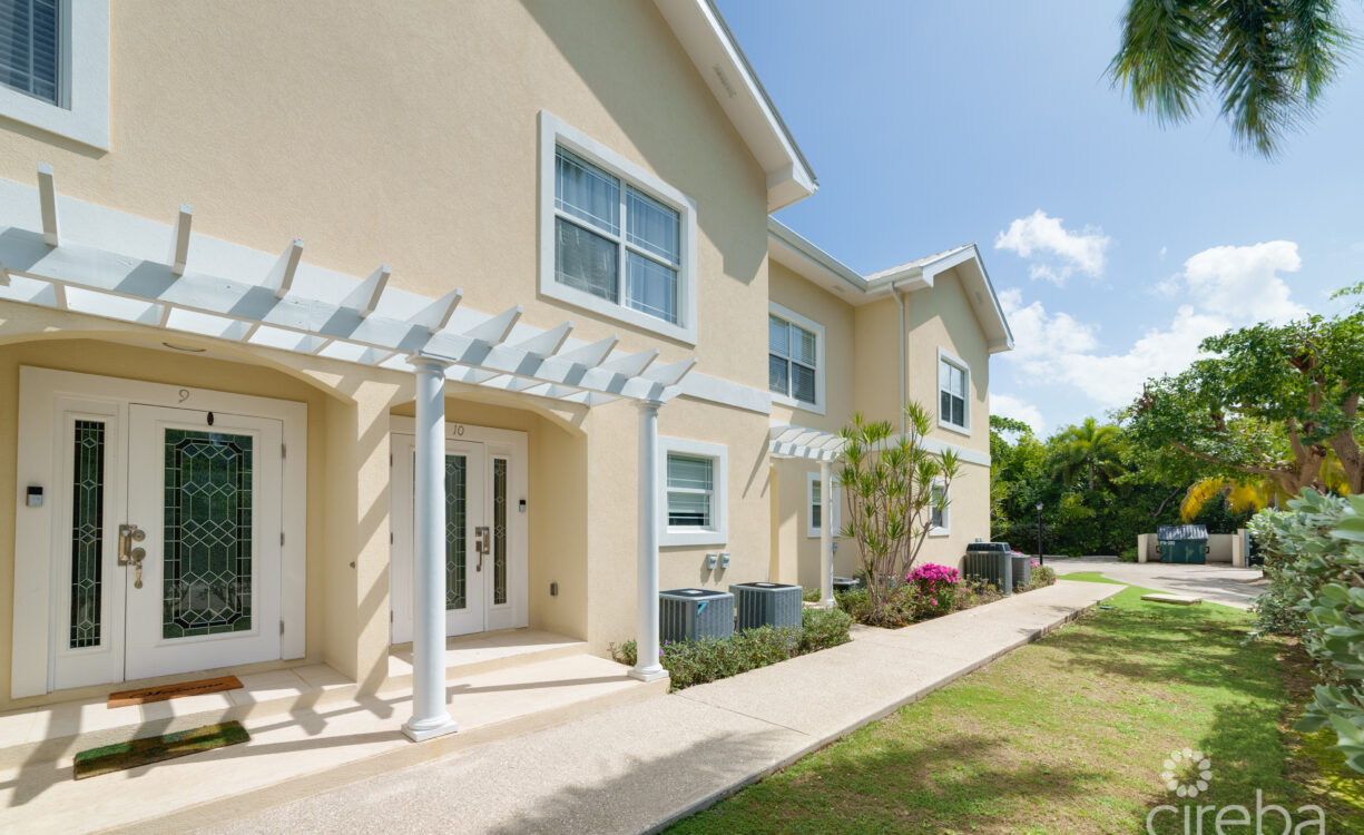 BEAUTIFULLY RENOVATED UNIT IN WALKERS SOUTH