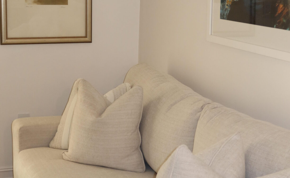 BEAUTIFULLY RENOVATED UNIT IN WALKERS SOUTH