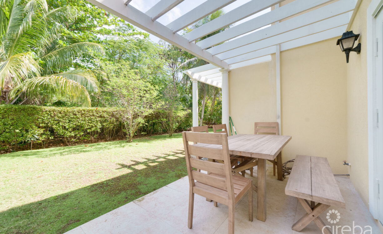 BEAUTIFULLY RENOVATED UNIT IN WALKERS SOUTH
