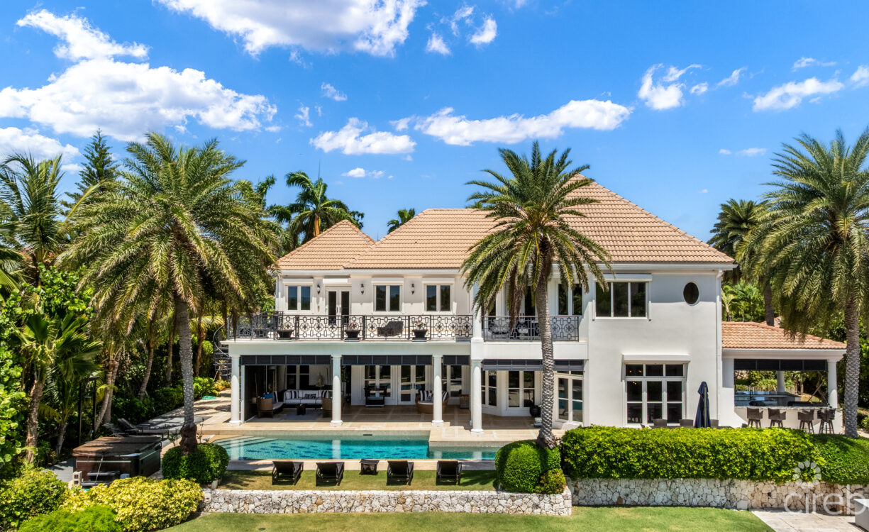PINEAPPLE HOUSE, A VISTA DEL MAR ESTATE