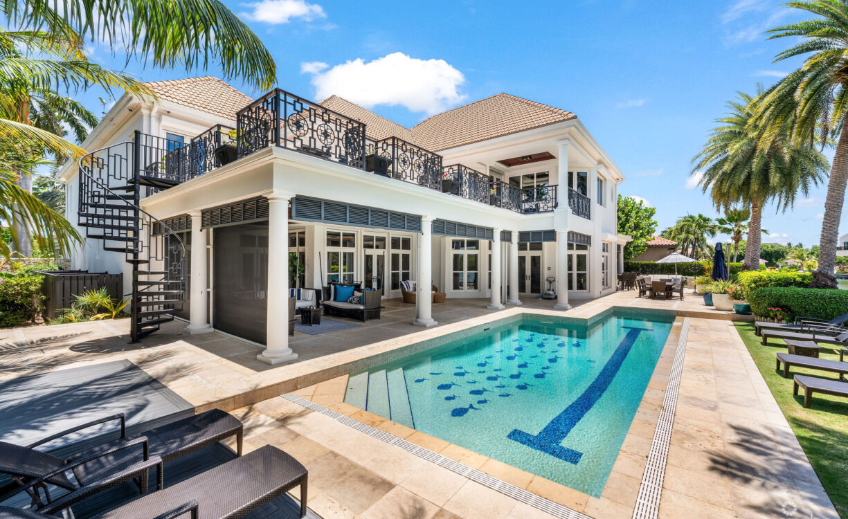 PINEAPPLE HOUSE, A VISTA DEL MAR ESTATE