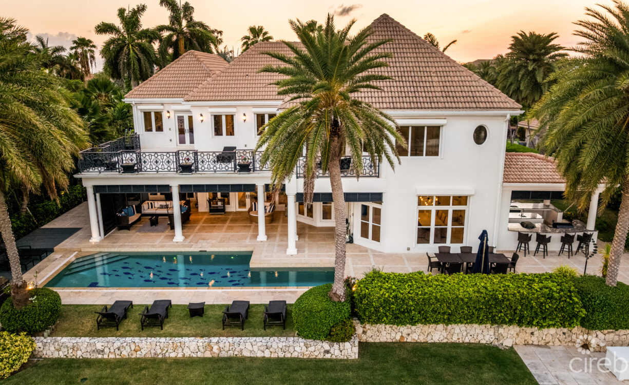 PINEAPPLE HOUSE, A VISTA DEL MAR ESTATE