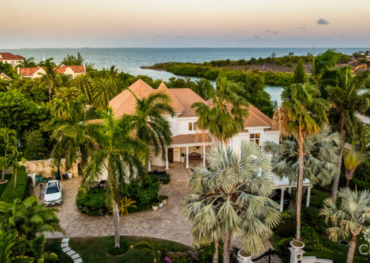 PINEAPPLE HOUSE, A VISTA DEL MAR ESTATE