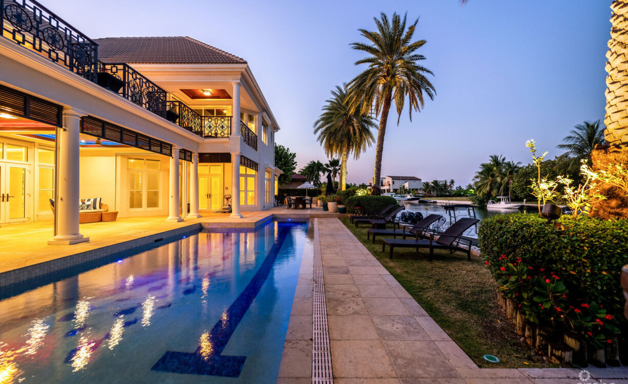 PINEAPPLE HOUSE, A VISTA DEL MAR ESTATE