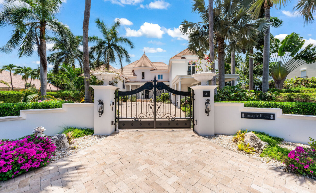 PINEAPPLE HOUSE, A VISTA DEL MAR ESTATE