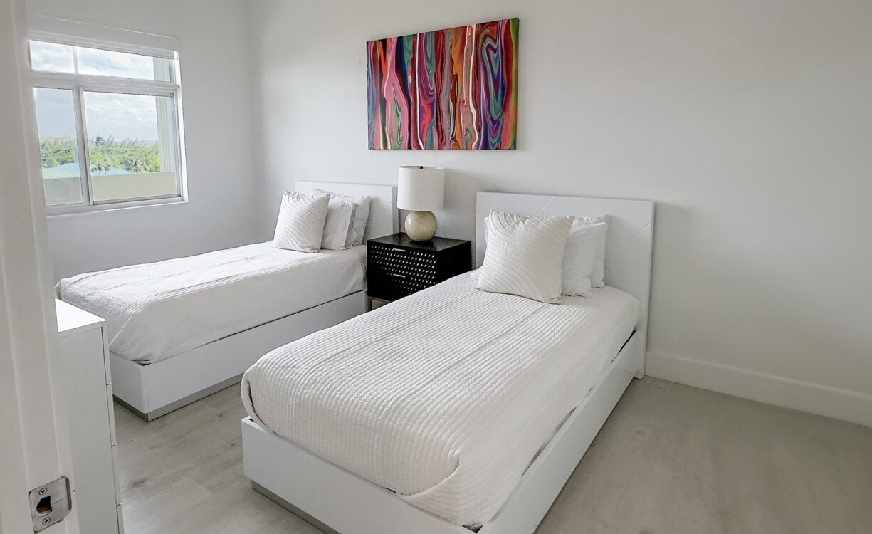 SOUTH BAY BEACH CLUB UNIT 27