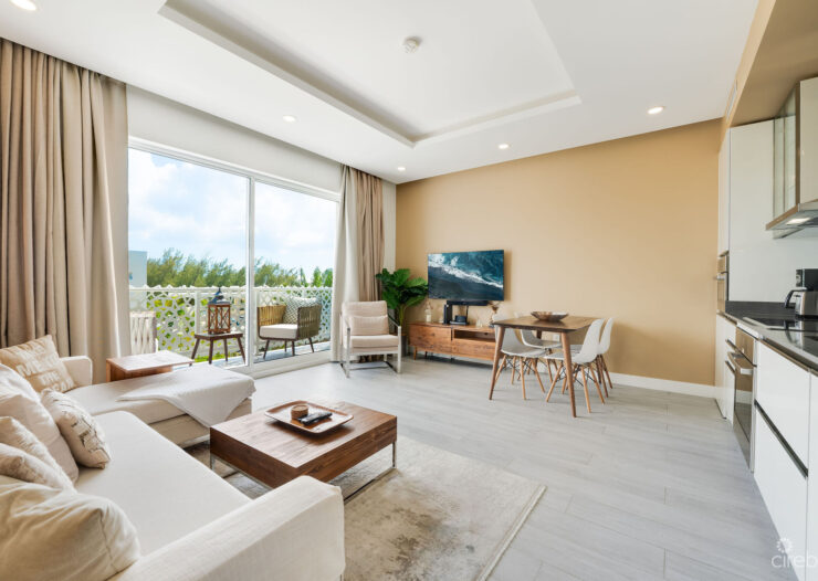 PRIME 1-BED CONDO AT THE GROVE | STEPS TO SMB & RESORT-STYLE LIVING