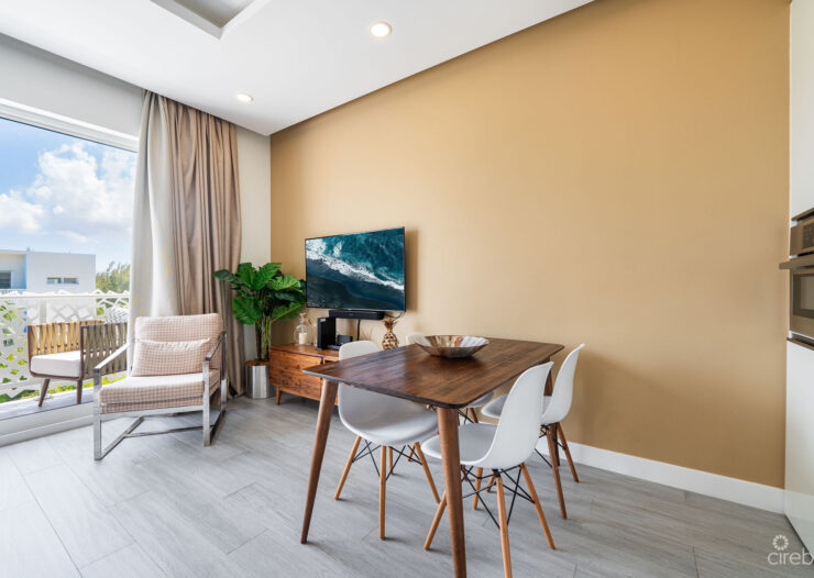 PRIME 1-BED CONDO AT THE GROVE | STEPS TO SMB & RESORT-STYLE LIVING