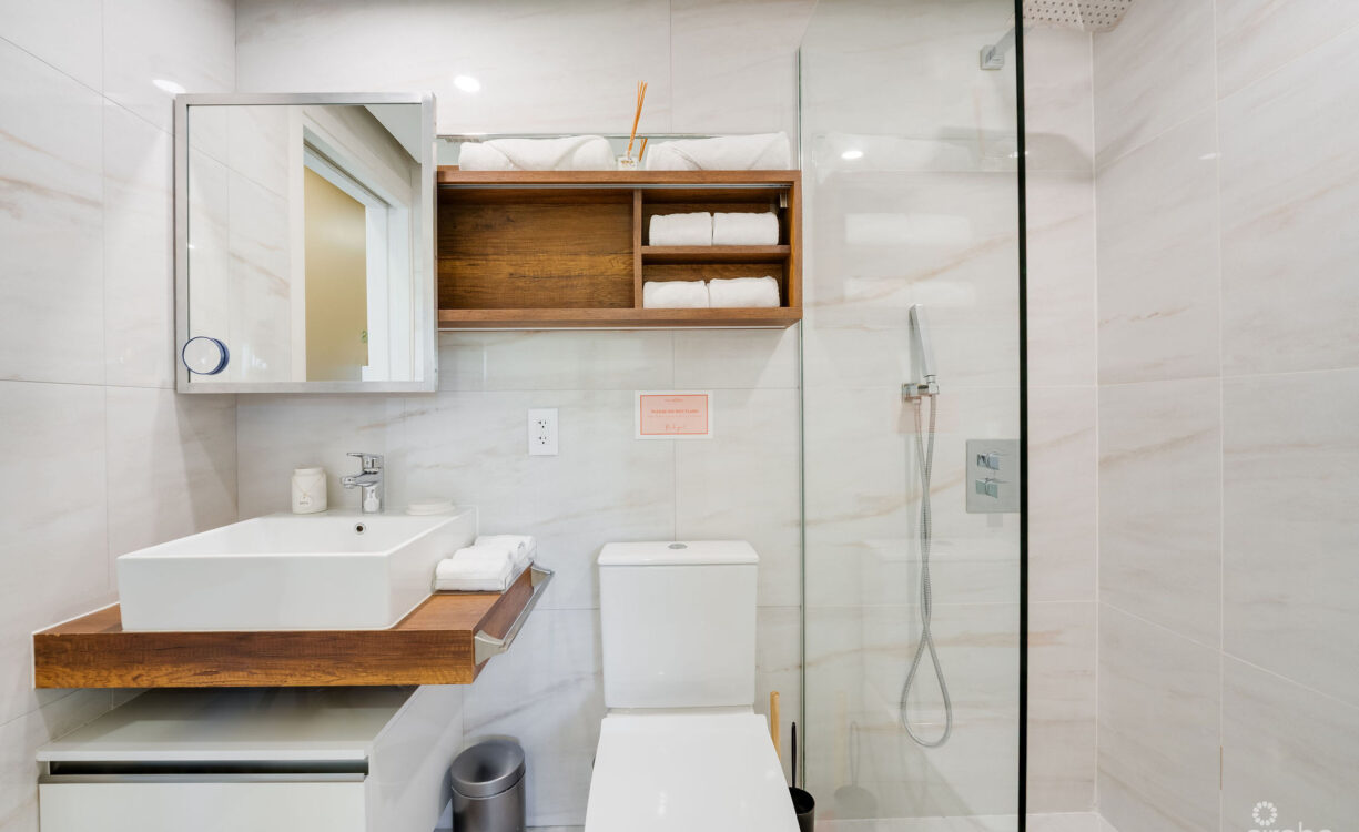 PRIME 1-BED CONDO AT THE GROVE | STEPS TO SMB & RESORT-STYLE LIVING