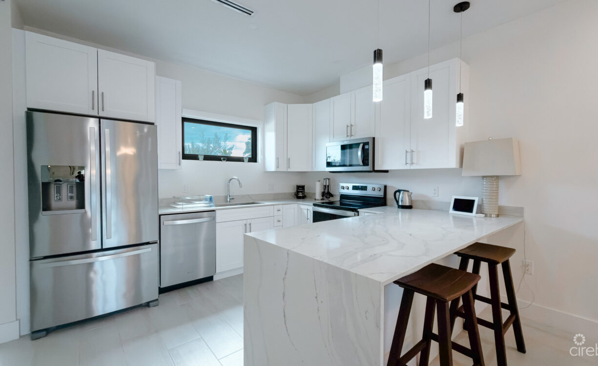 THE LAGOONS 2 BED WATERFRONT TOWNHOUSE