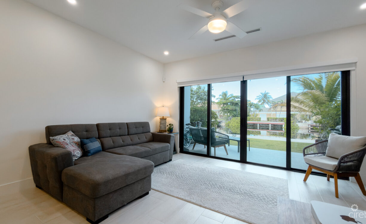 THE LAGOONS 2 BED WATERFRONT TOWNHOUSE