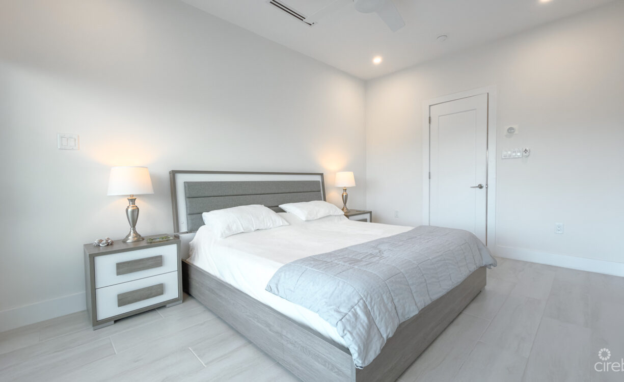 THE LAGOONS 2 BED WATERFRONT TOWNHOUSE
