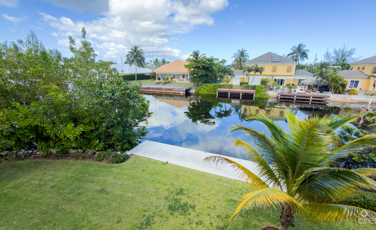 THE LAGOONS 2 BED WATERFRONT TOWNHOUSE