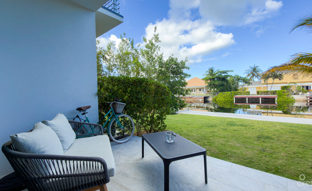 THE LAGOONS 2 BED WATERFRONT TOWNHOUSE