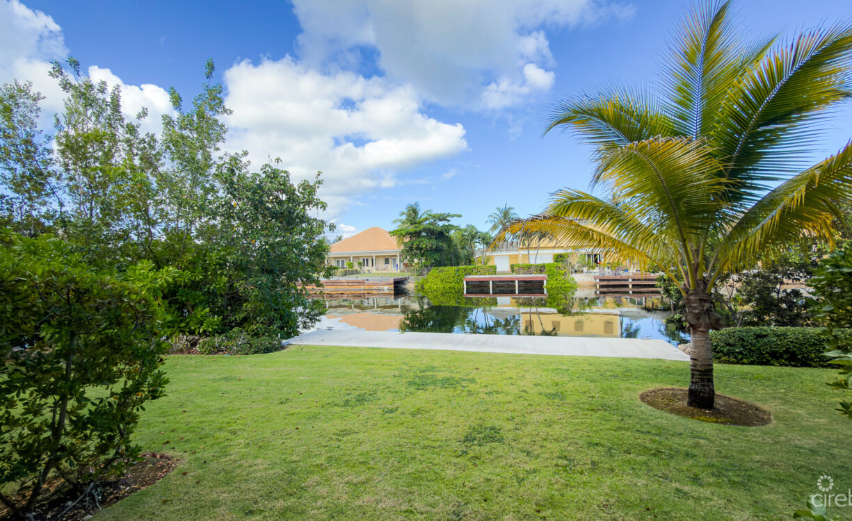 THE LAGOONS 2 BED WATERFRONT TOWNHOUSE