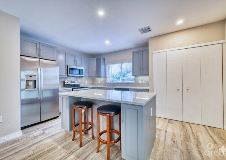 DOWNTOWN REACH 801