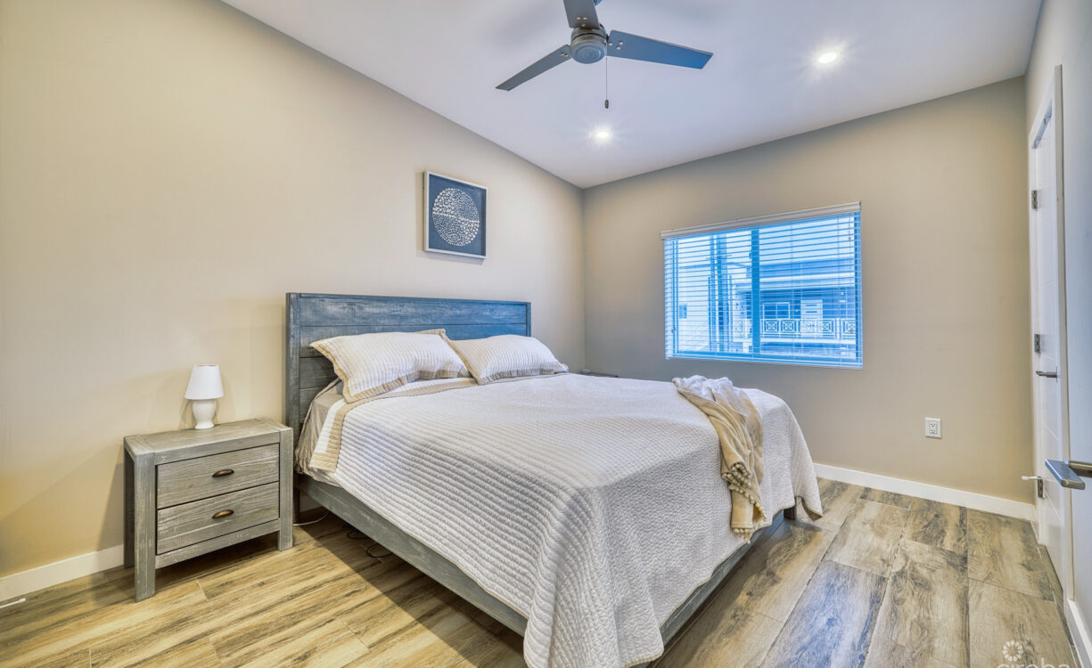 DOWNTOWN REACH 801