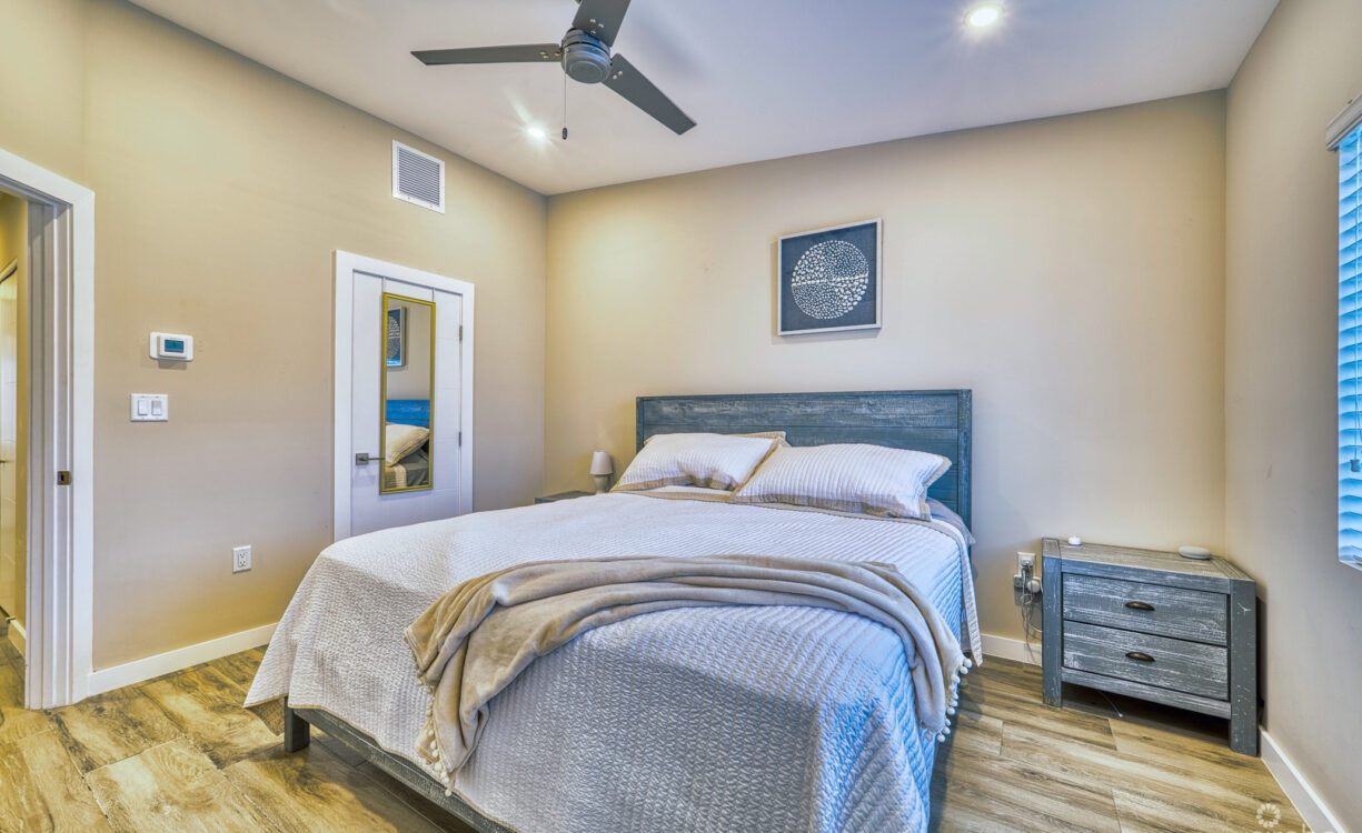 DOWNTOWN REACH 801