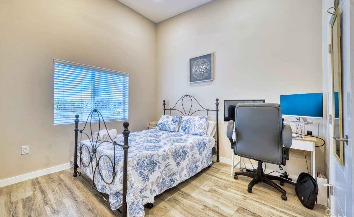 DOWNTOWN REACH 801